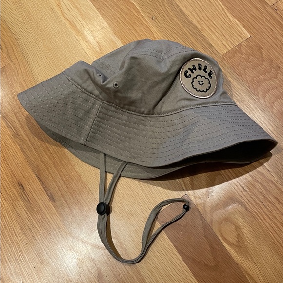 as Colour Accessories - as colour wide Brim bucket hat